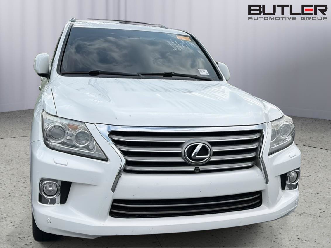 Used 2013 Lexus LX 570 4WD w/ Luxury Pkg image 5