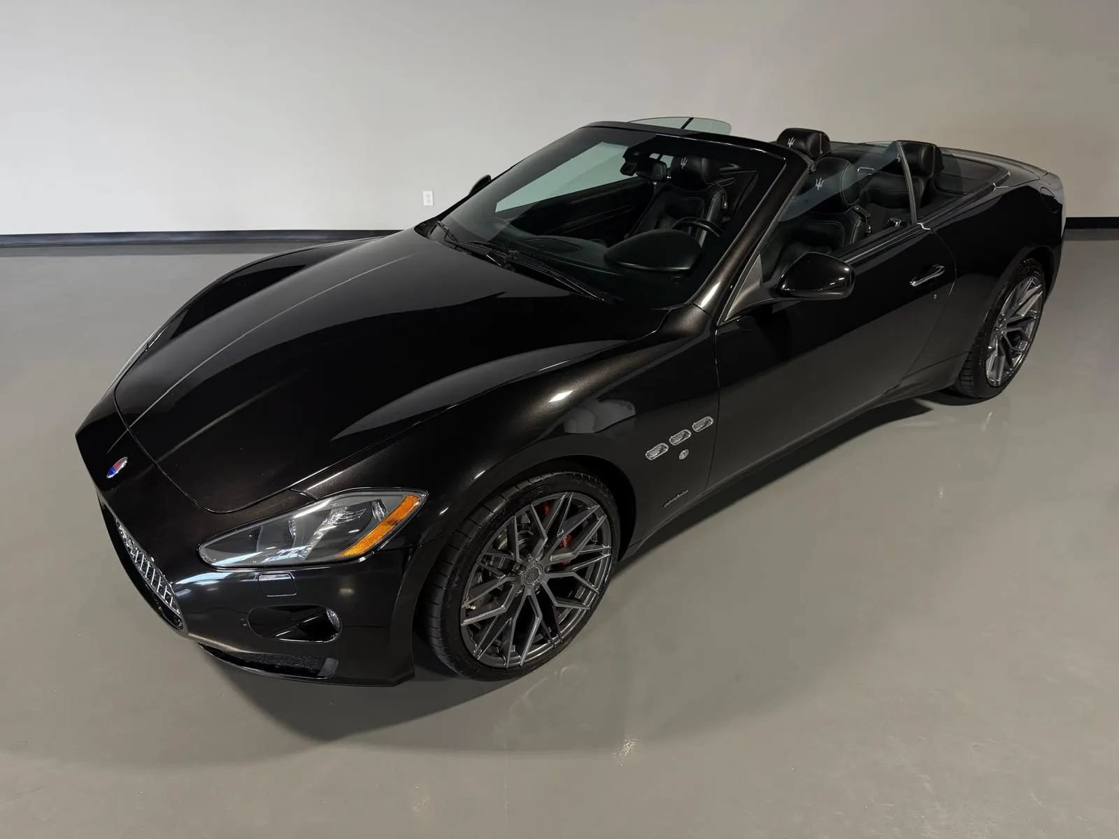 Used 2013 Maserati GranTurismo Convertible RWD image 35