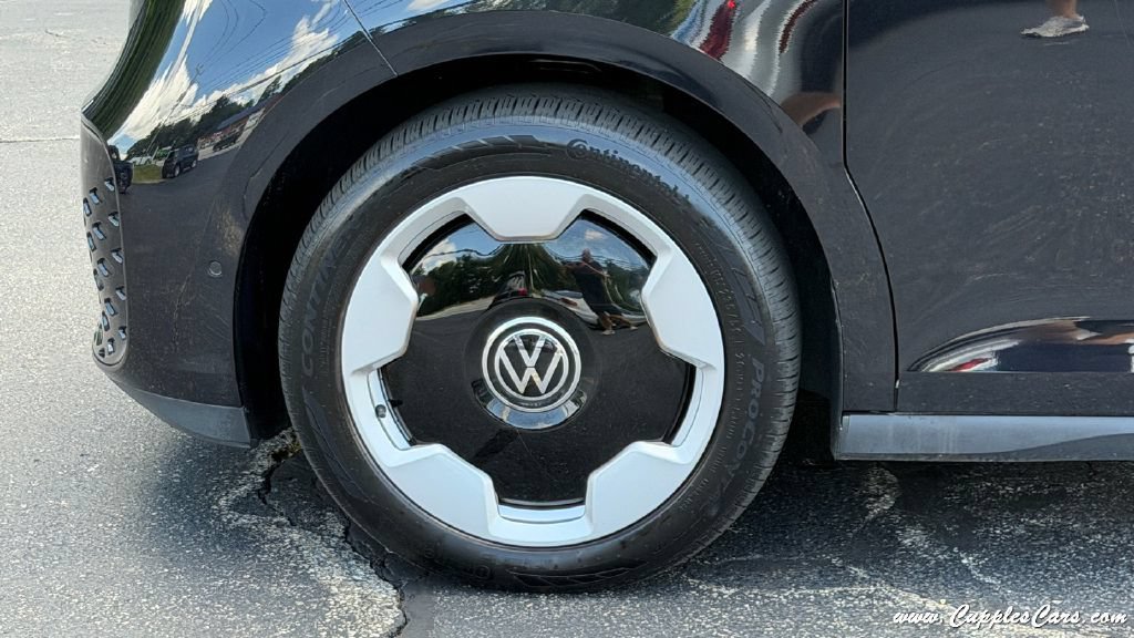 Used 2025 Volkswagen ID. Buzz Pro S RWD image 35