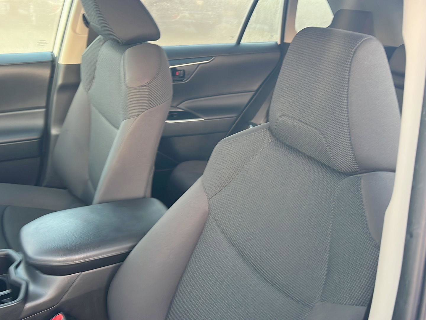 Certified 2023 Toyota RAV4 LE image 30