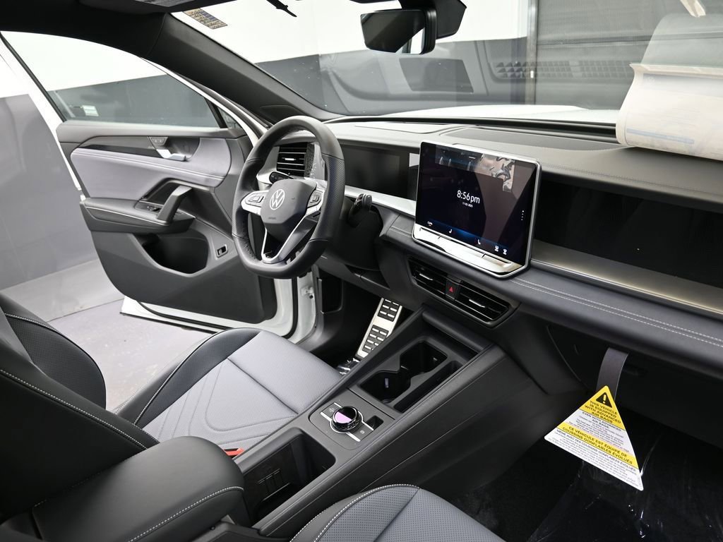 New 2026 Volkswagen Tiguan SE R-Line image 12