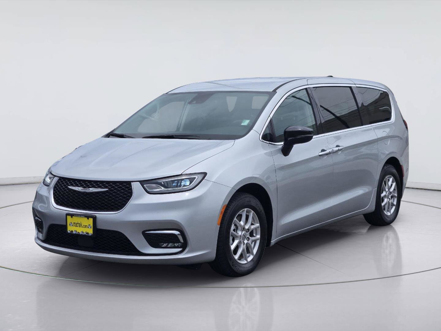 Used 2024 Chrysler Pacifica Touring-L FWD video 1