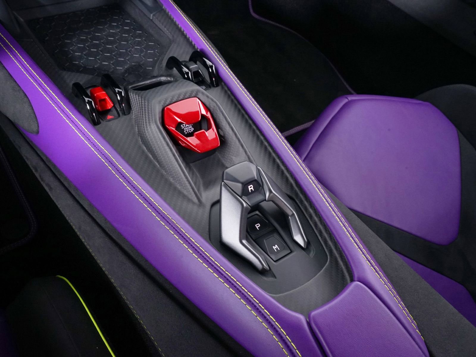 Used 2024 Lamborghini Revuelto image 25