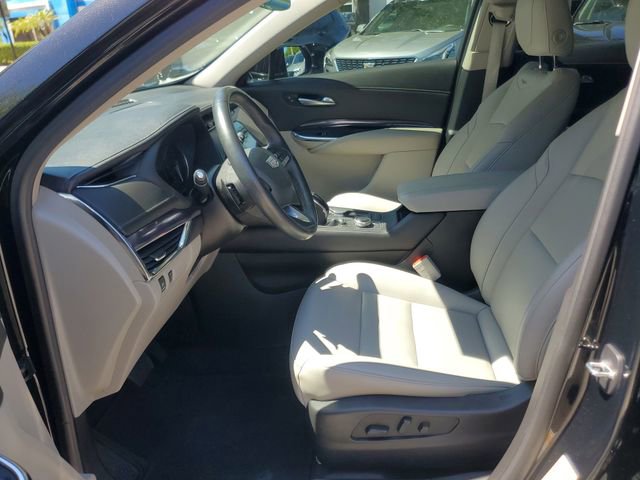 Certified 2023 Cadillac XT4 Luxury image 17