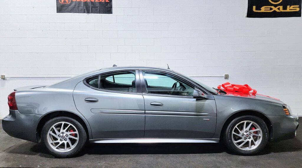 Used 2005 Pontiac Grand Prix GTP w/ Premium Audio Package FWD image 2