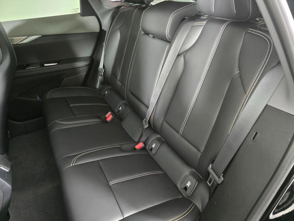 New 2026 Cadillac Optiq Luxury 1 image 19