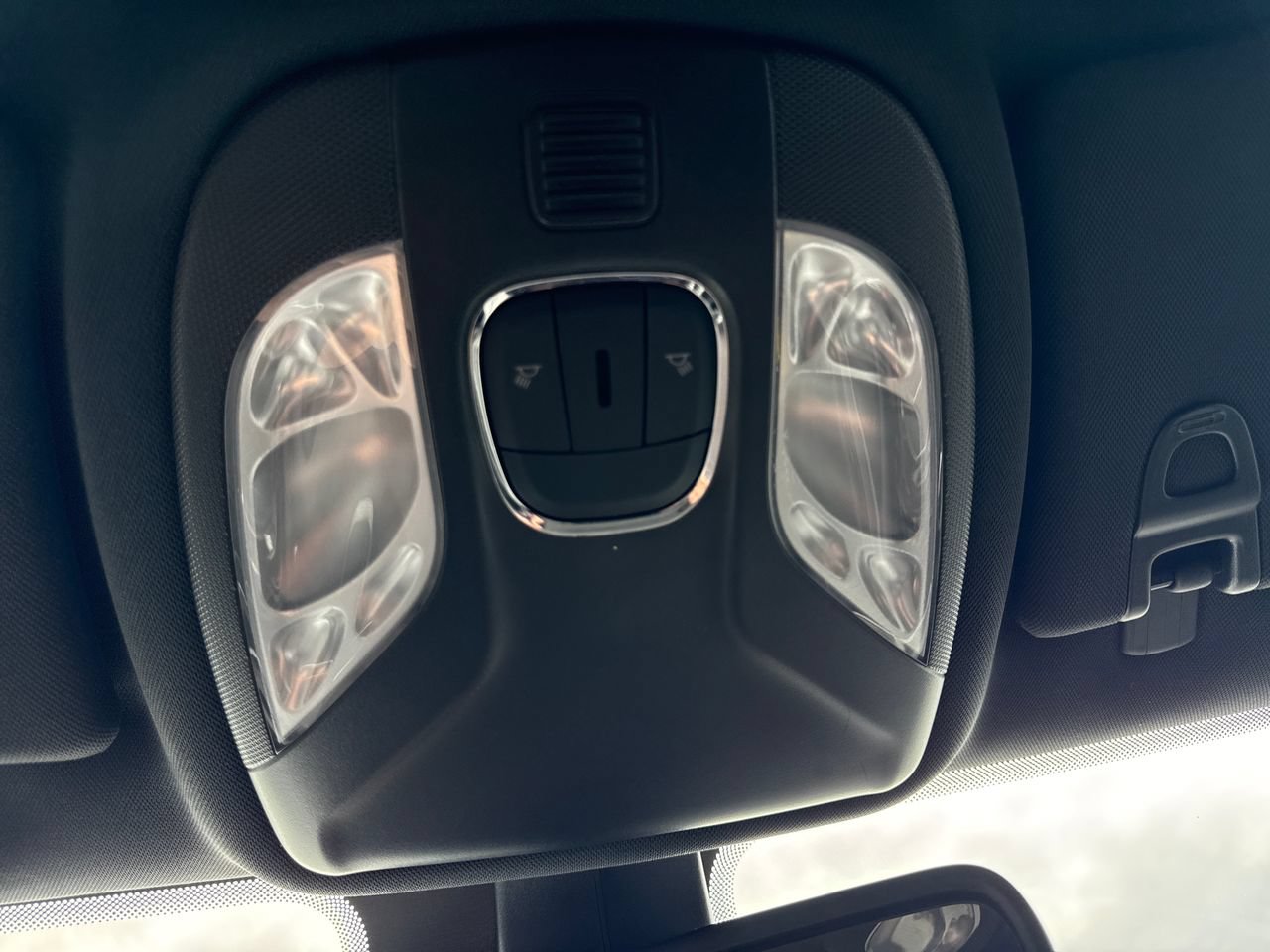 Used 2024 Jeep Compass Latitude AWD/4WD image 30