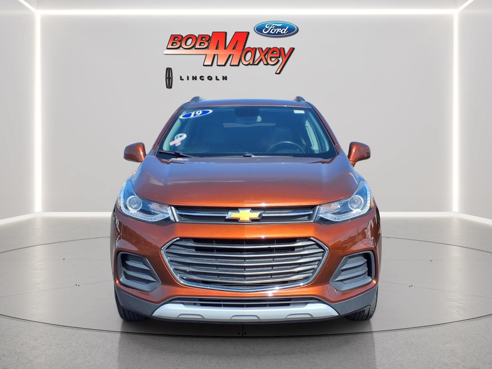 Used 2019 Chevrolet Trax LT w/ LT Convenience Package AWD/4WD image 2
