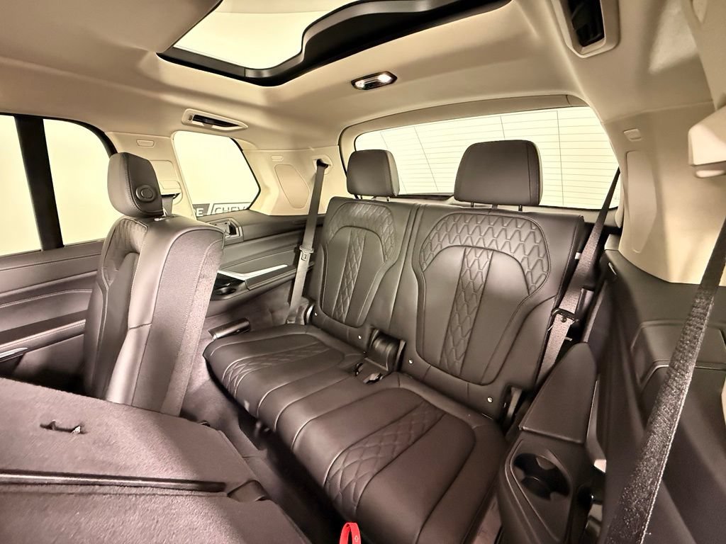 Used 2026 BMW X7 xDrive40i AWD/4WD image 60