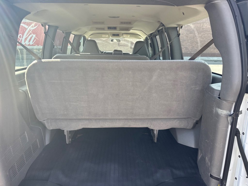 Used 2004 Chevrolet Express 2500 image 5