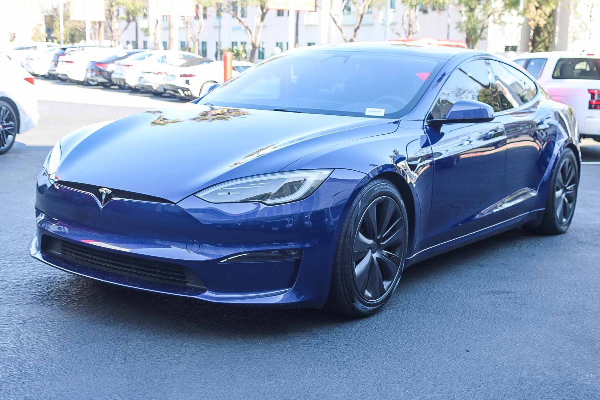 Used 2023 Tesla Model S Standard Range image 3