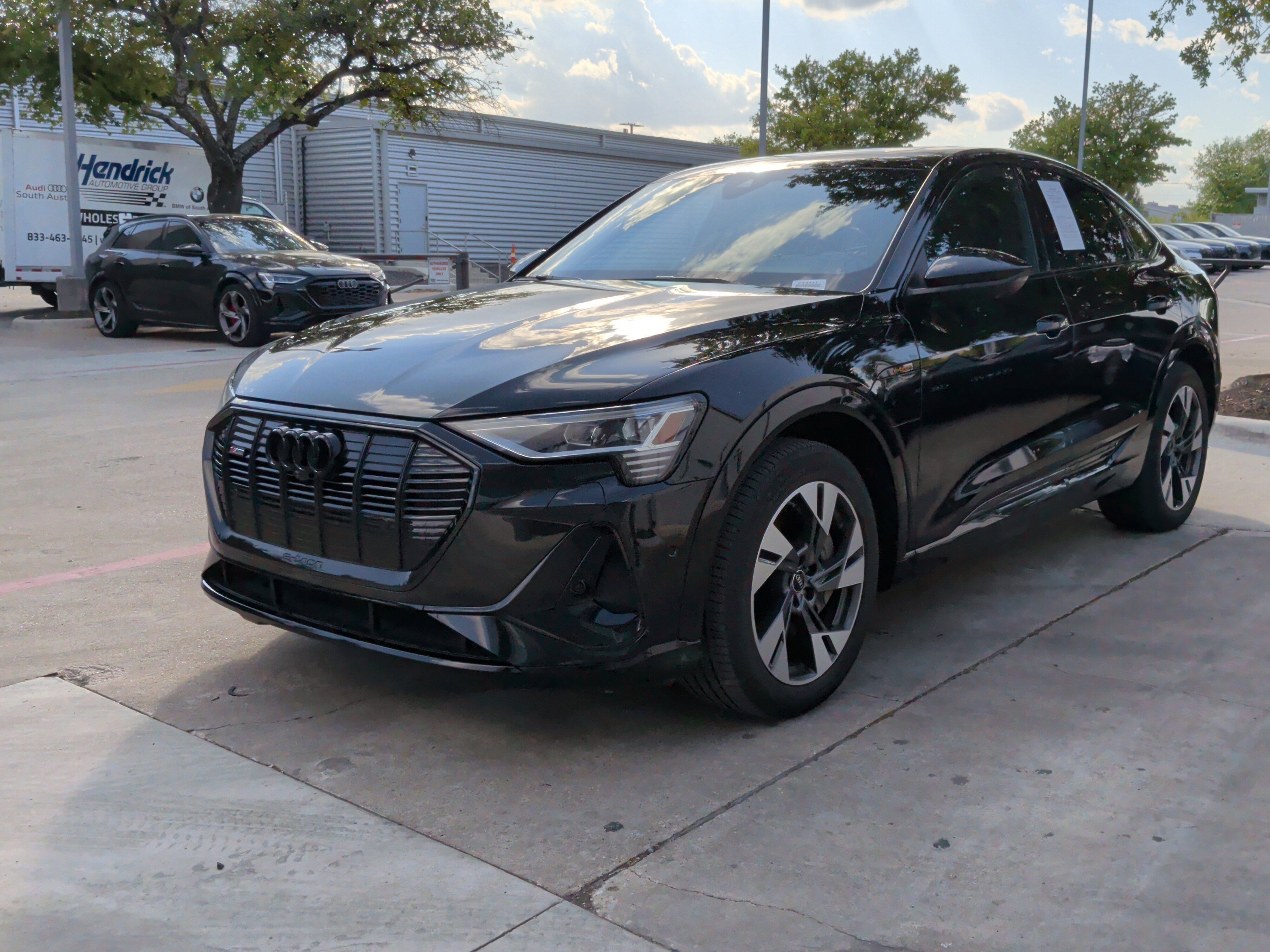 Certified 2023 Audi e-tron Premium w/ Convenience Plus Package AWD/4WD image 5