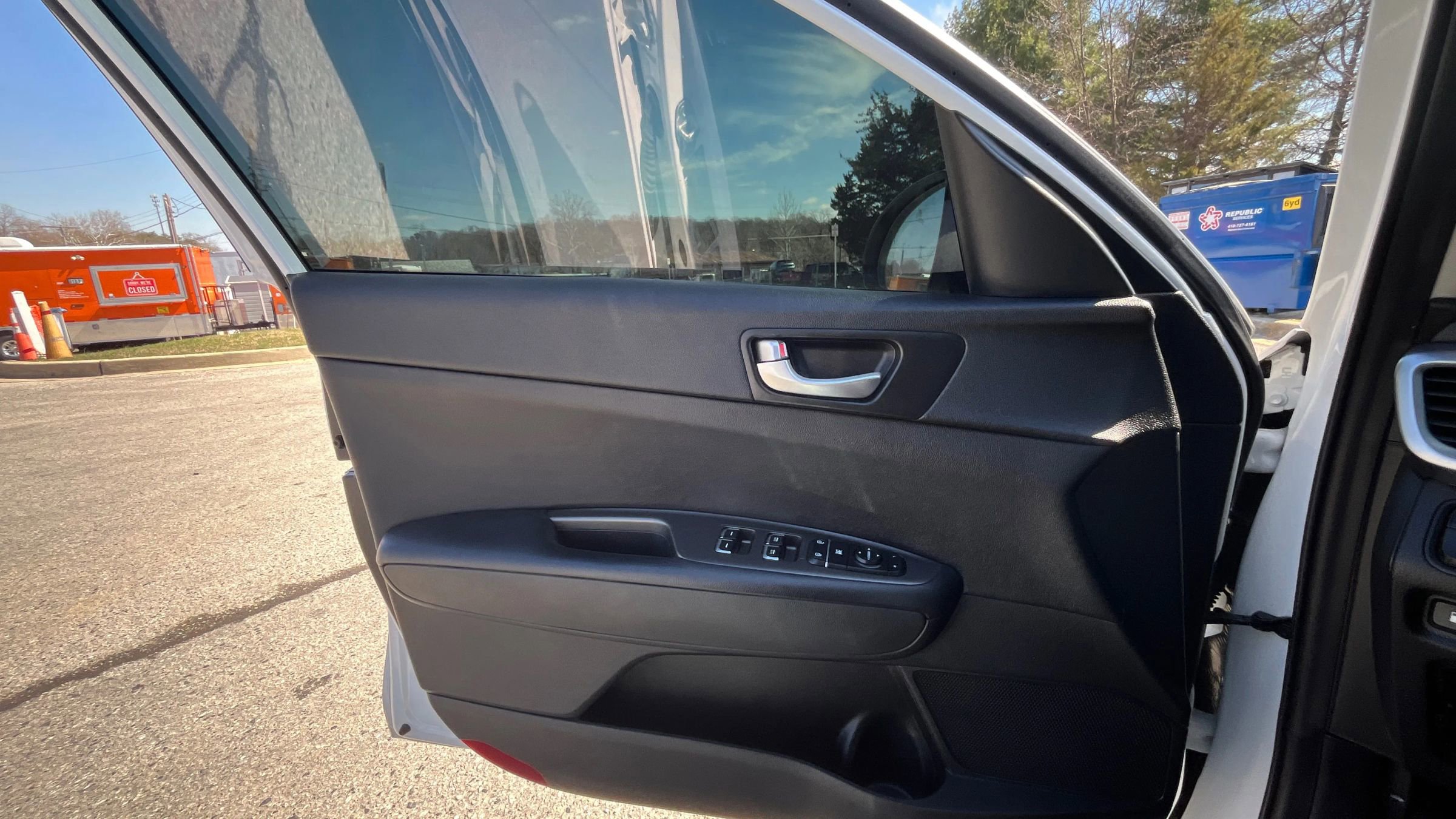 Used 2020 Kia Optima S image 19