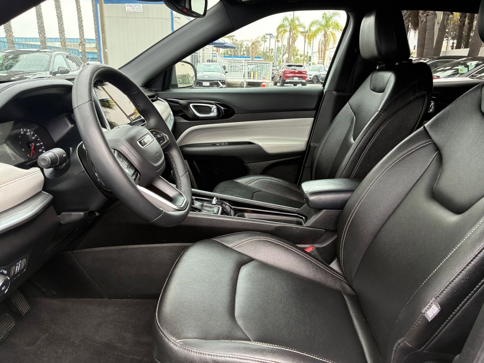 Used 2025 Jeep Compass Limited AWD/4WD image 28