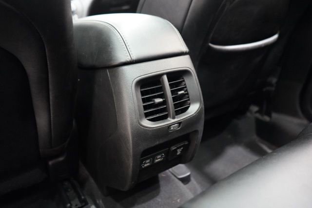 Used 2022 Jeep Cherokee Limited image 31