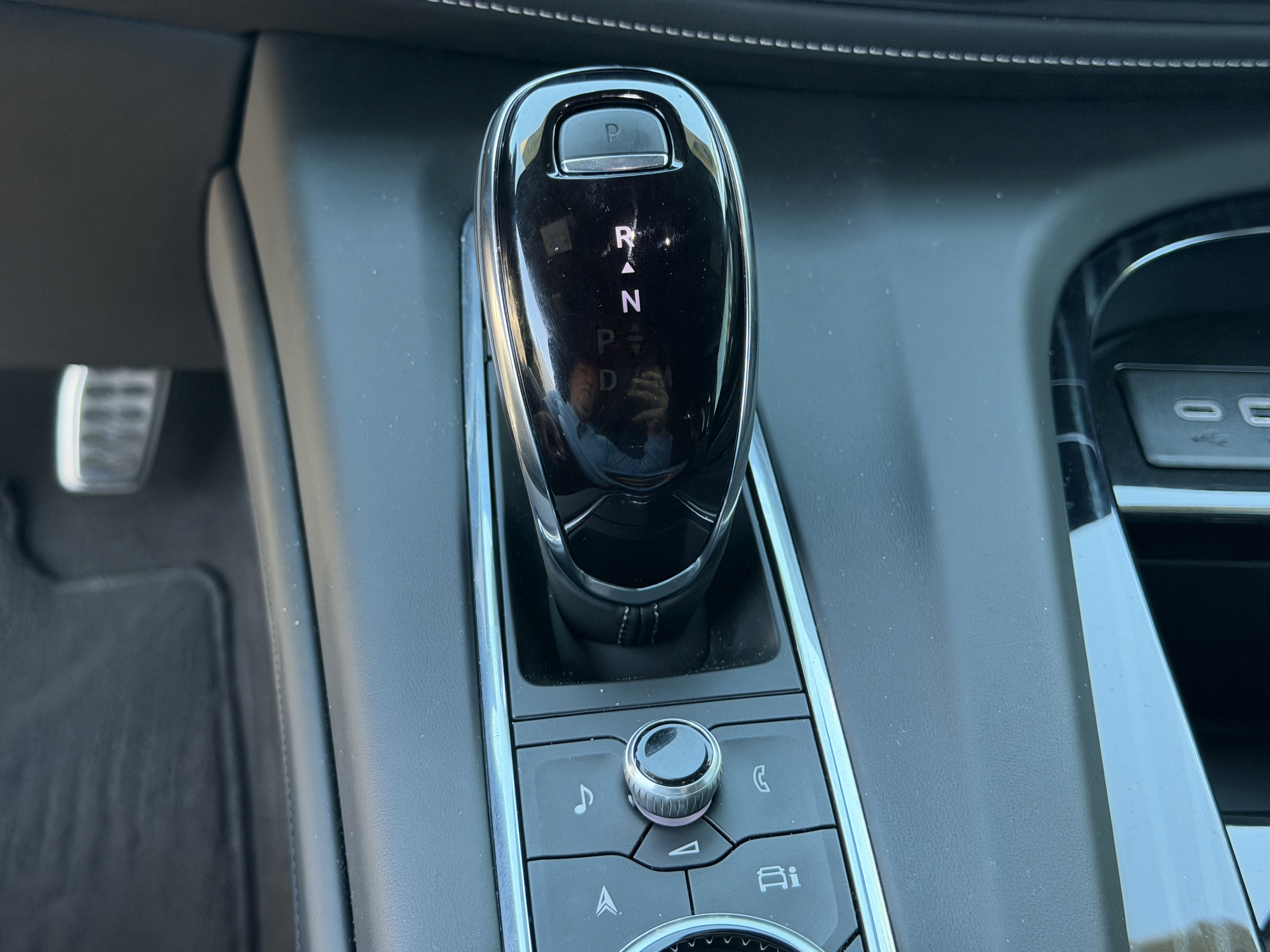 Used 2024 Cadillac Escalade V image 28