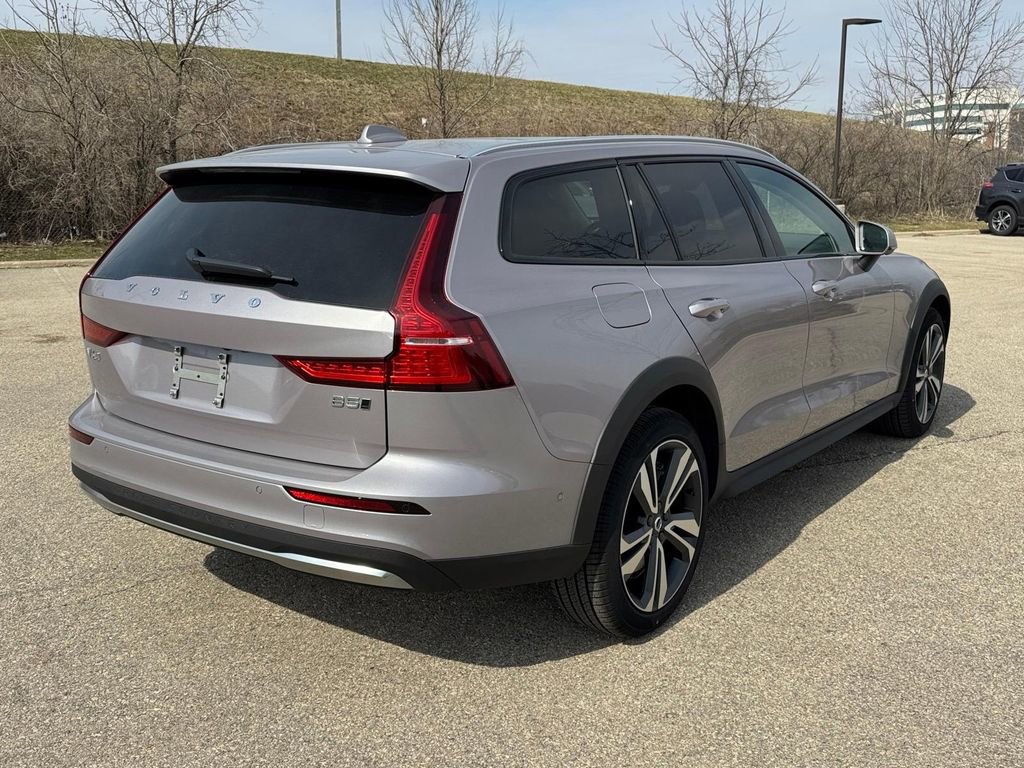 New 2026 Volvo V60 B5 Cross Country Plus w/ Climate Package image 4