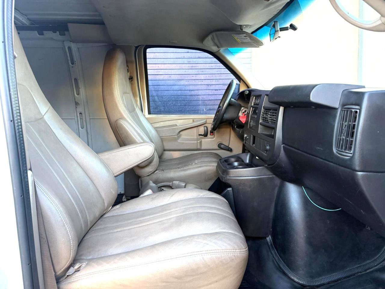 Used 2011 Chevrolet Express 1500 image 15