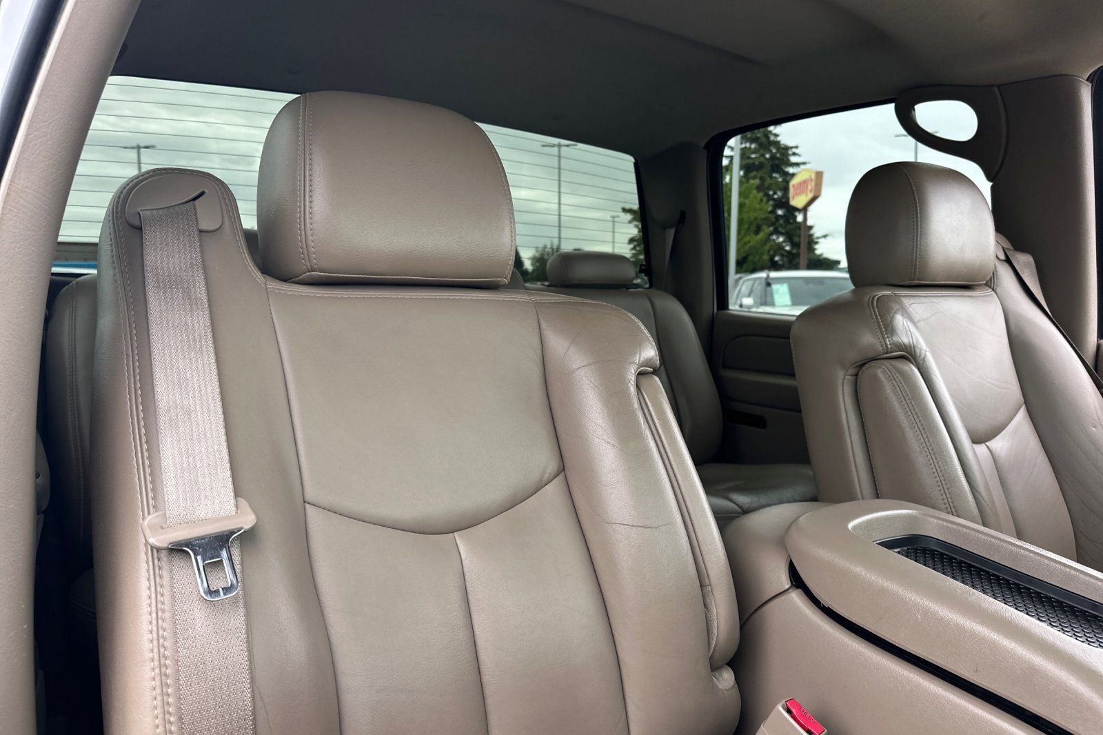 Used 2004 Chevrolet Silverado 2500 LT RWD image 16
