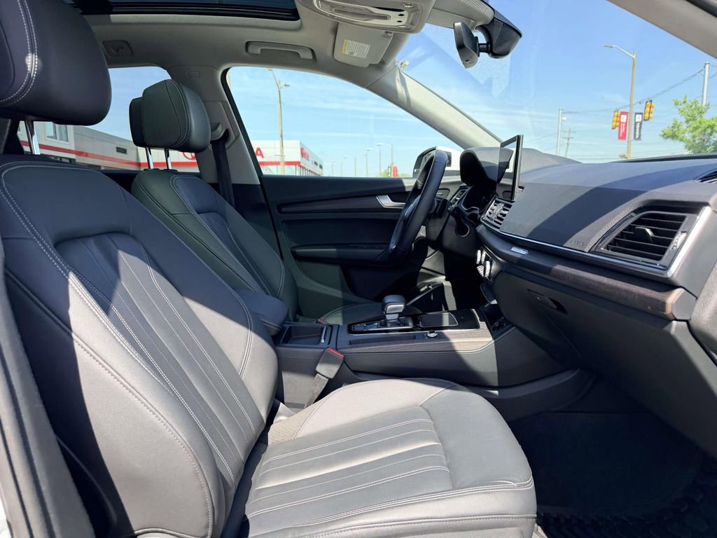 Used 2021 Audi Q5 2.0T Premium w/ Convenience Package image 13
