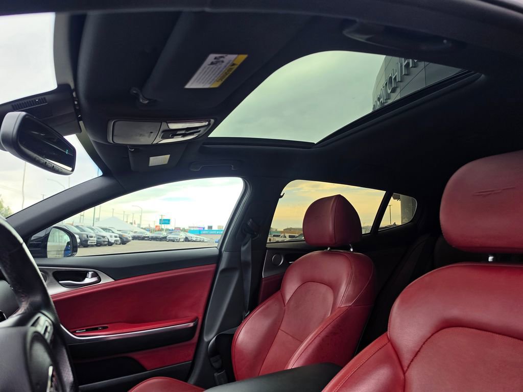 Used 2019 Kia Stinger GT1 AWD/4WD image 10