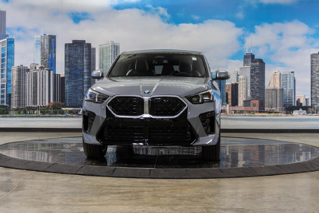 New 2027 BMW X2 xDrive28i w/ M Sport Package AWD/4WD image 3