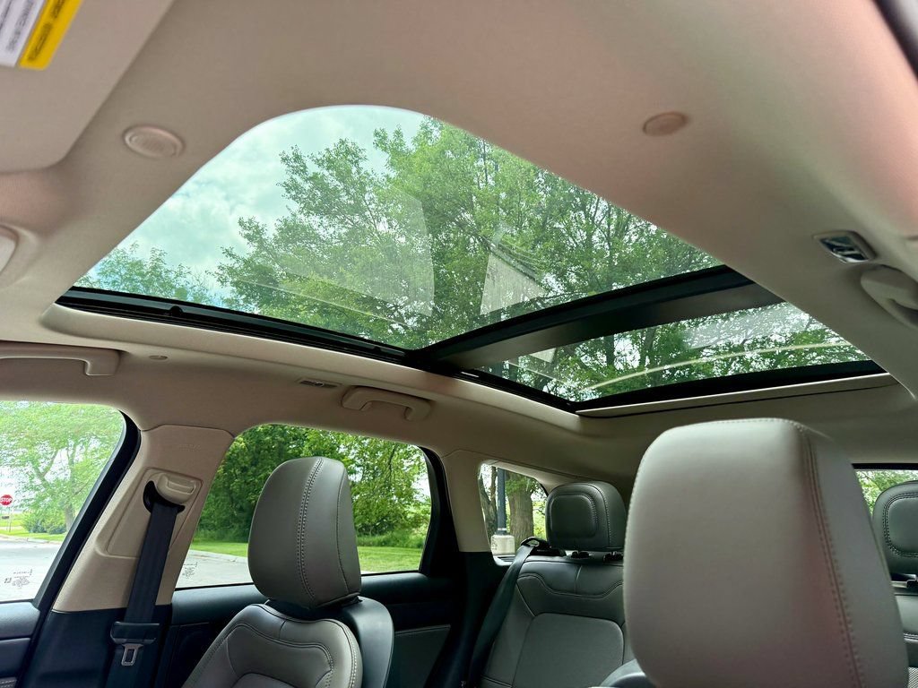 New 2025 Lincoln Corsair Grand Touring AWD/4WD image 34