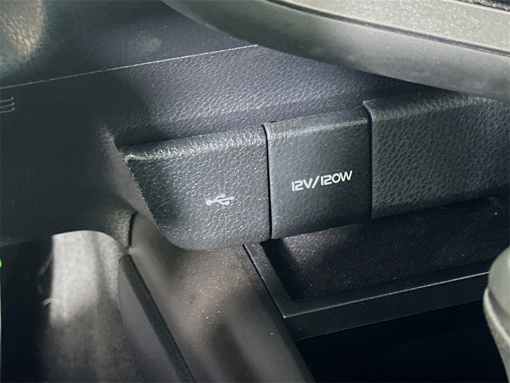 Used 2024 Toyota Camry SE image 30