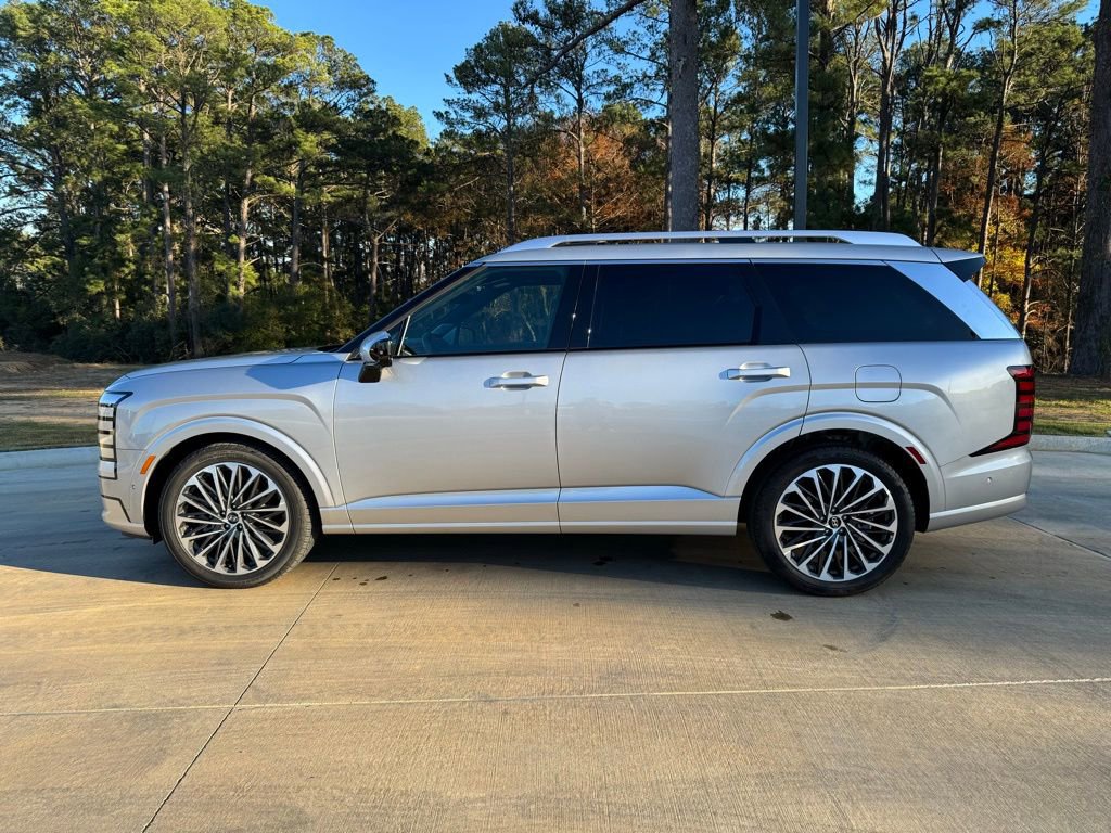 Used 2026 Hyundai Palisade Calligraphy image 2