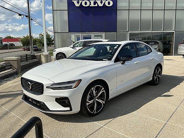 Certified 2023 Volvo S60 B5 Plus w/ Climate Package FWD image 3