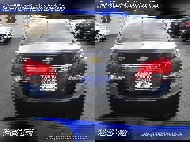 Used 2015 Chevrolet Cruze LT w/ Technology Package image 6