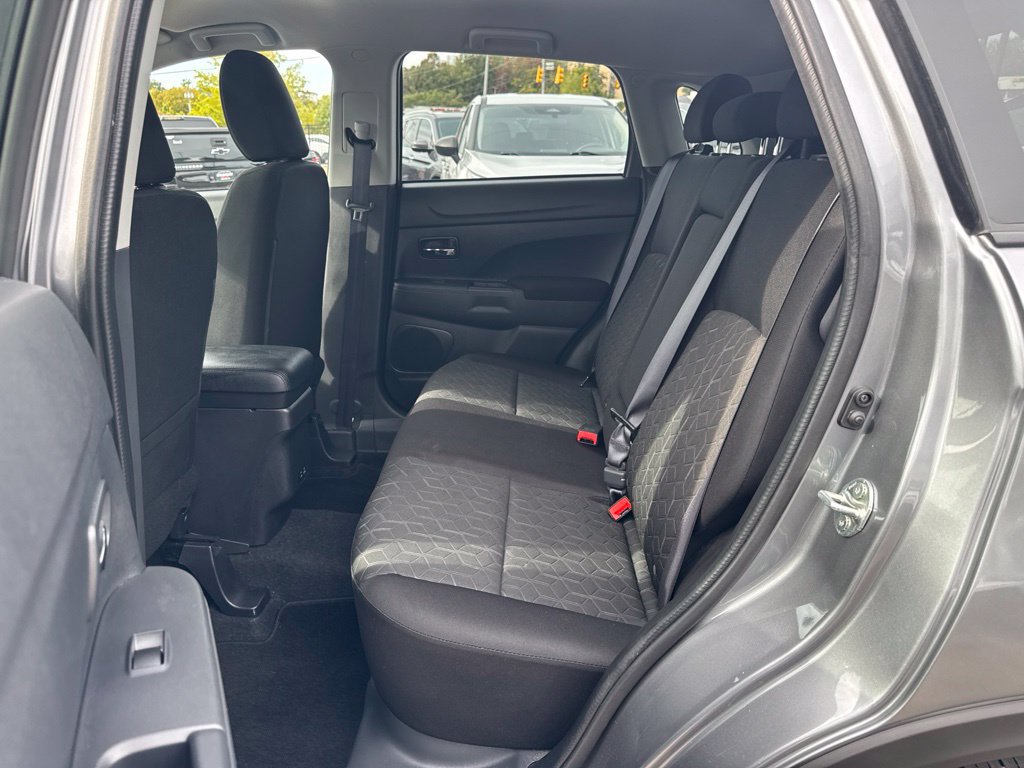 Used 2025 Mitsubishi Outlander Sport AWD image 24