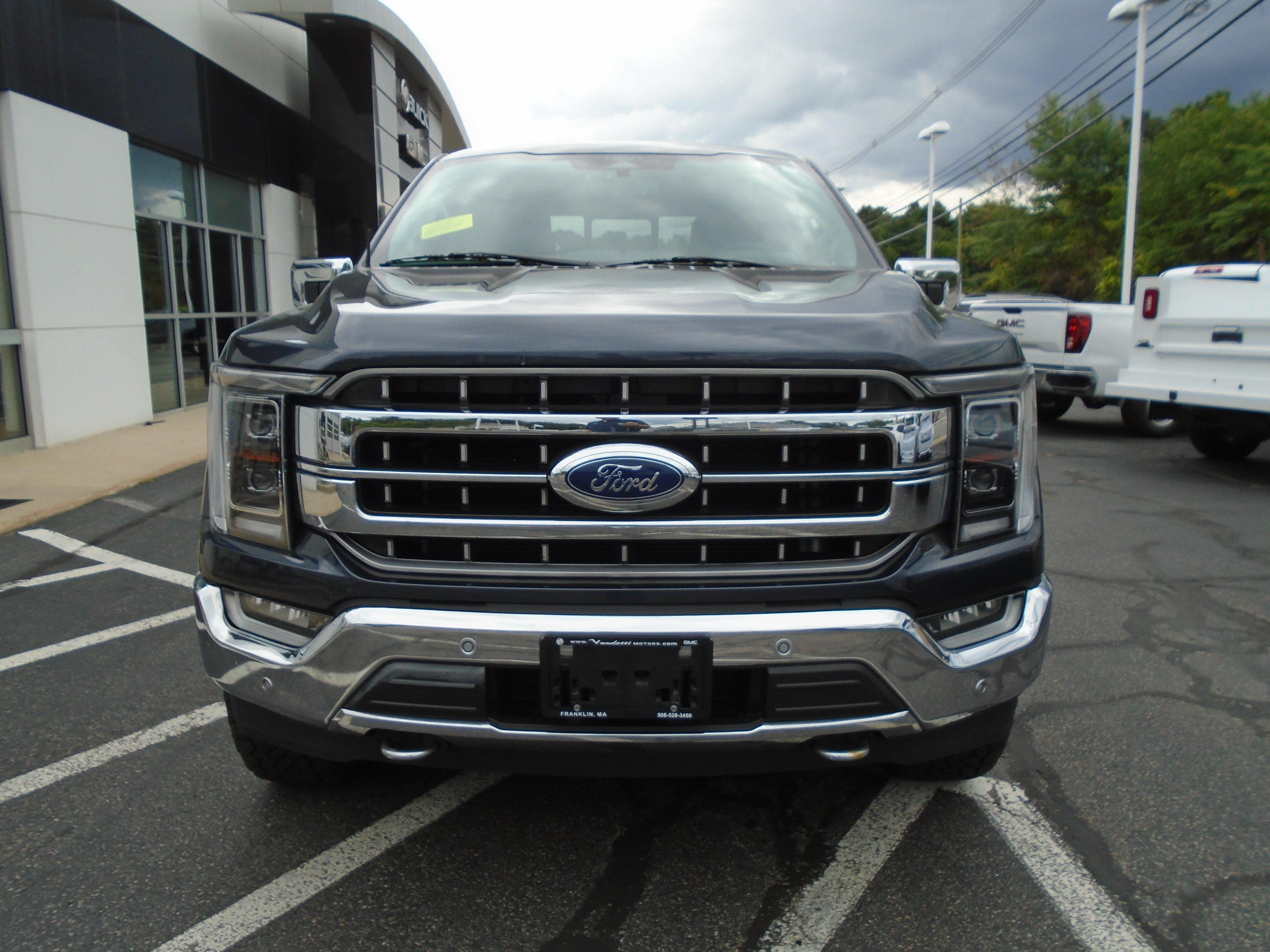 Used 2022 Ford F150 Lariat w/ Equipment Group 502A High AWD/4WD image 4