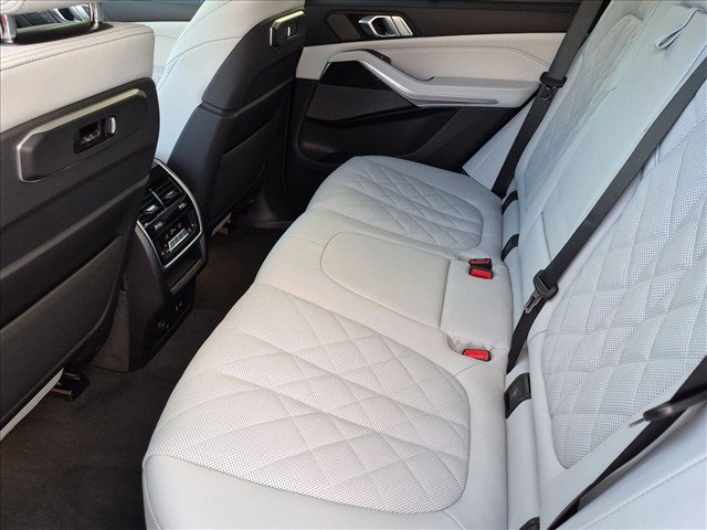 New 2026 BMW X5 xDrive40i w/ M Sport Package AWD/4WD image 16