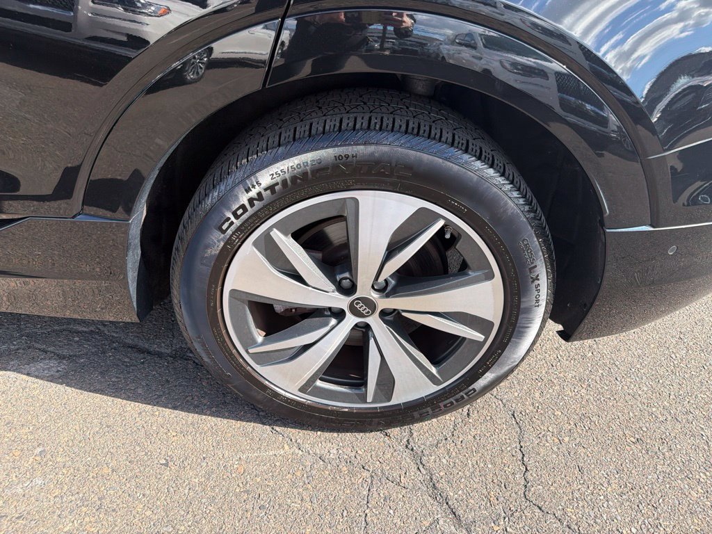 Used 2024 Audi Q8 e-tron Premium Plus w/ Premium Plus Package AWD/4WD image 30