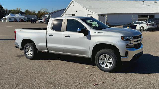 Used 2020 Chevrolet Silverado 1500 LT w/ All-Star Edition AWD/4WD image 2
