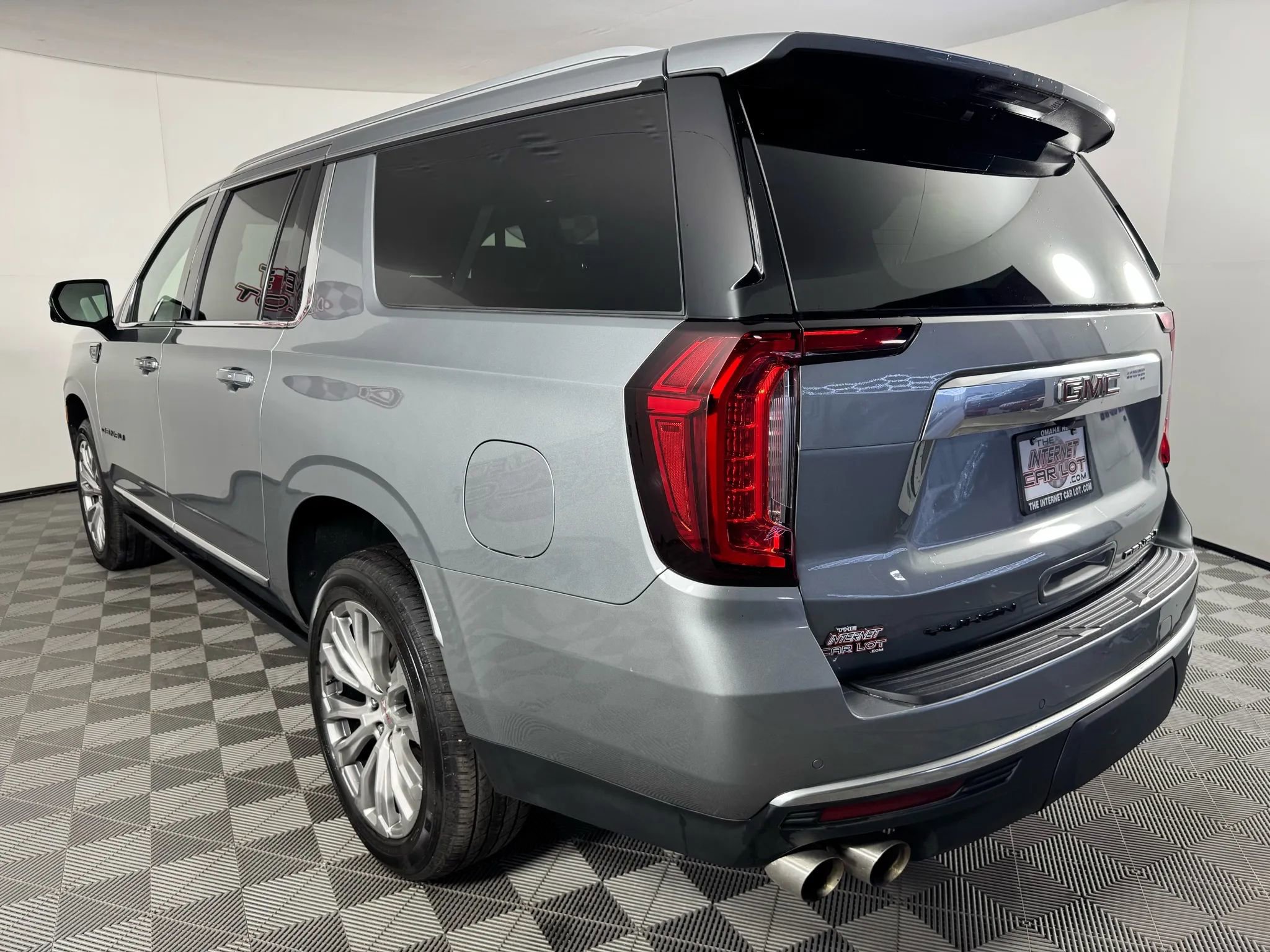 Used 2023 GMC Yukon XL Denali image 31