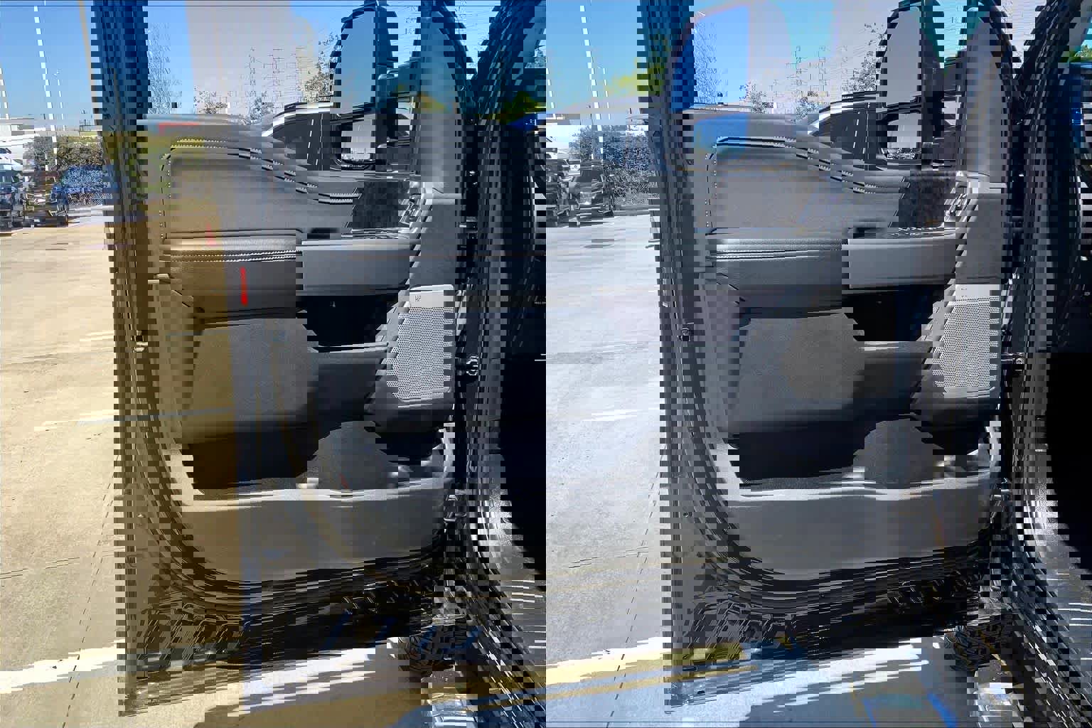 Used 2024 Ford F250 Lariat w/ FX4 Off-Road Package image 25