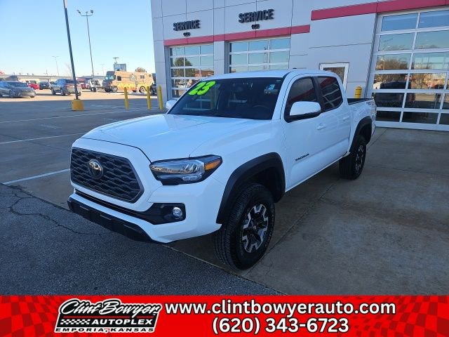 Used 2023 Toyota Tacoma TRD Off-Road image 3
