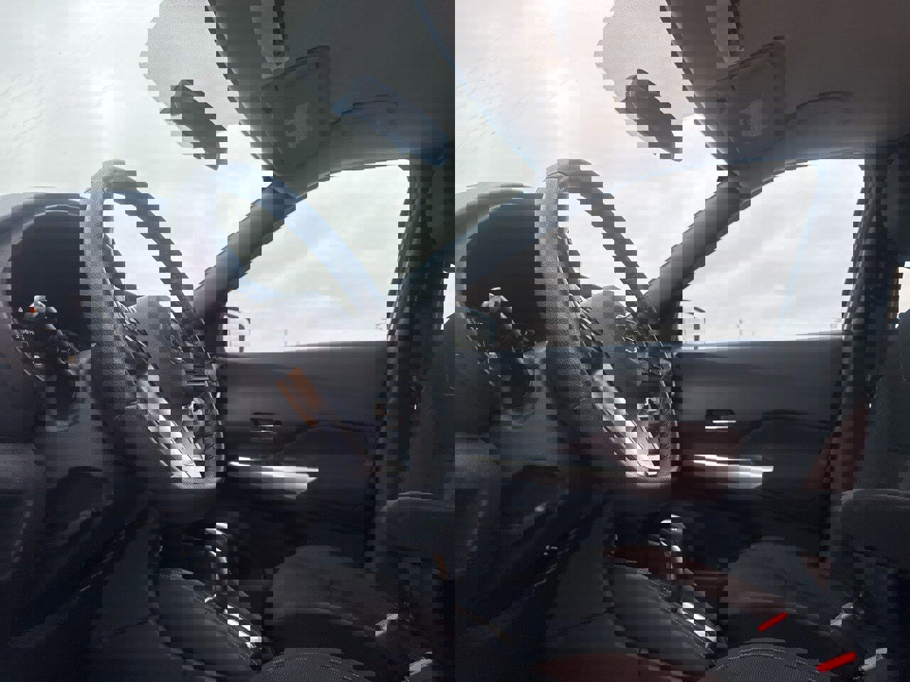 Used 2019 Nissan Kicks SR image 34