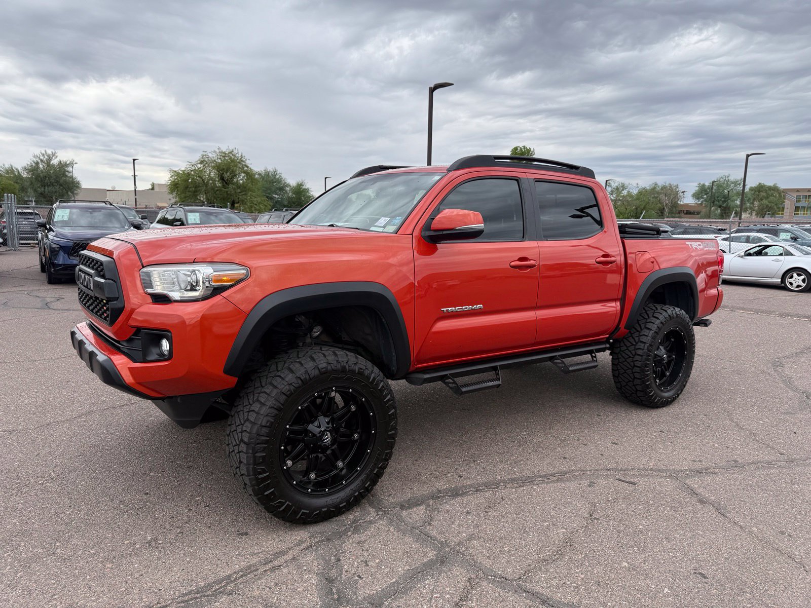 Used 2017 Toyota Tacoma TRD Off-Road AWD/4WD image 1