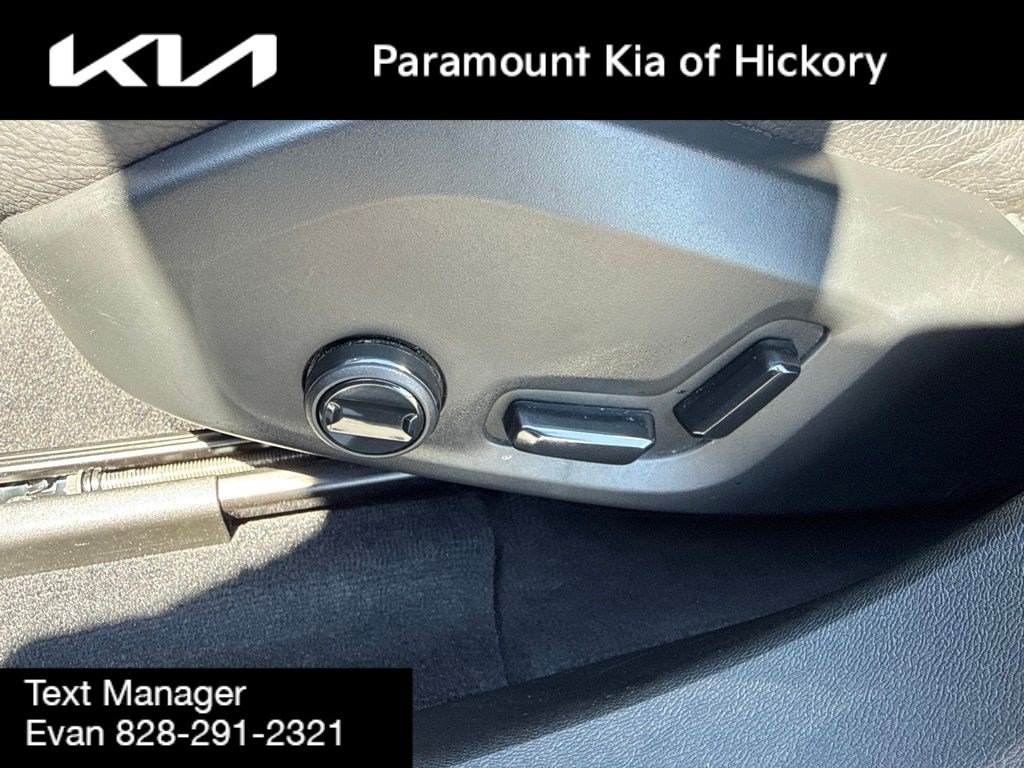Used 2025 Volvo XC60 B5 Plus AWD/4WD image 20