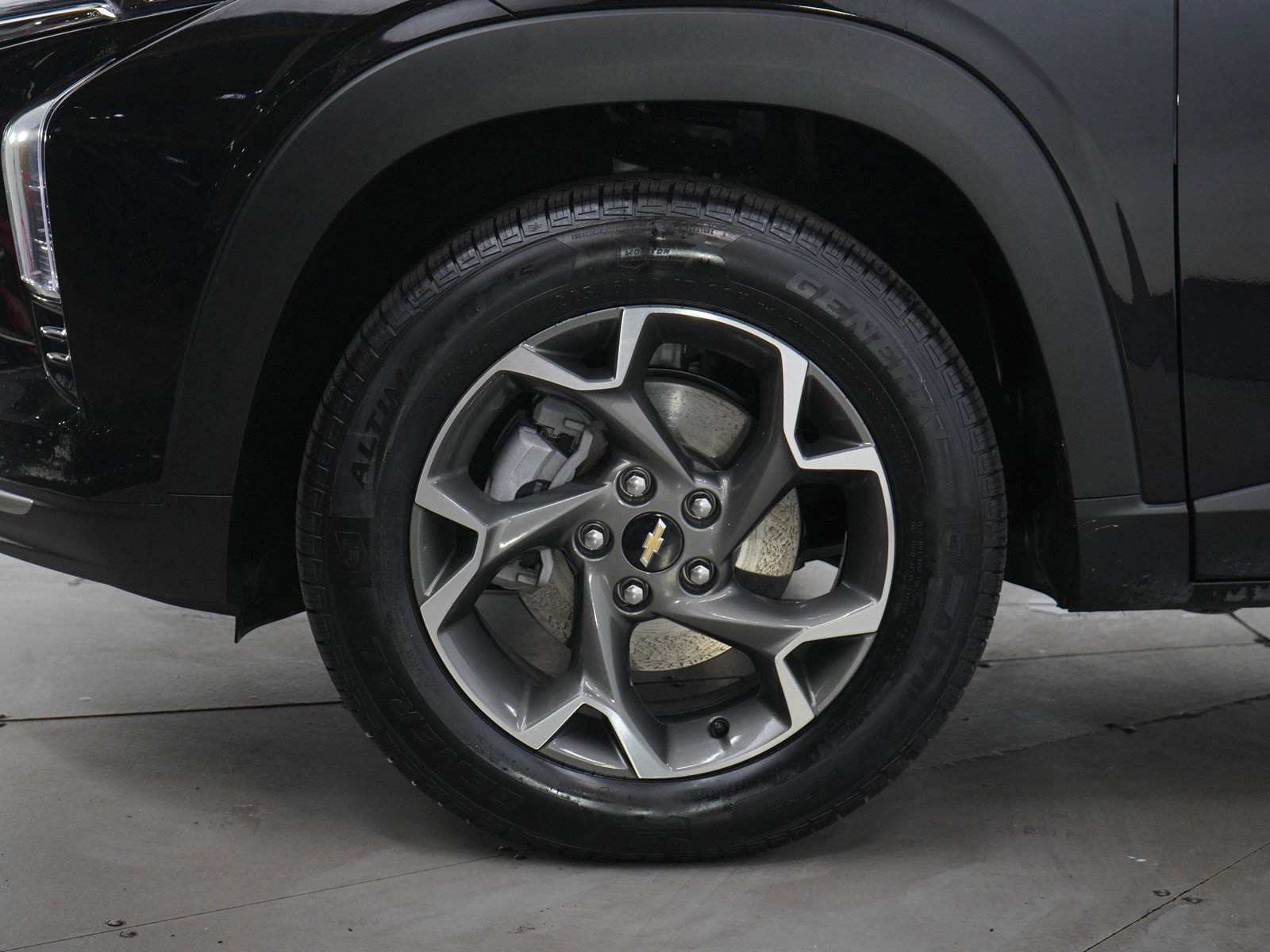 Used 2024 Chevrolet Trax LT w/ Sunroof Package image 29