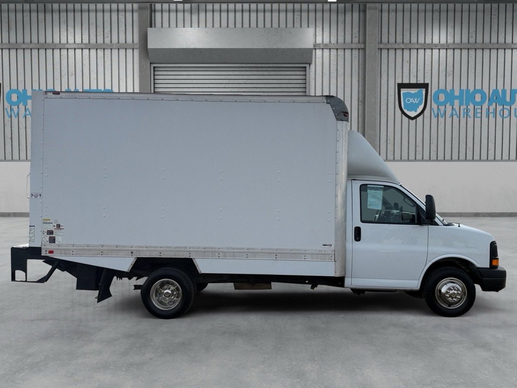 Used 2016 Chevrolet Express 3500 RWD image 5