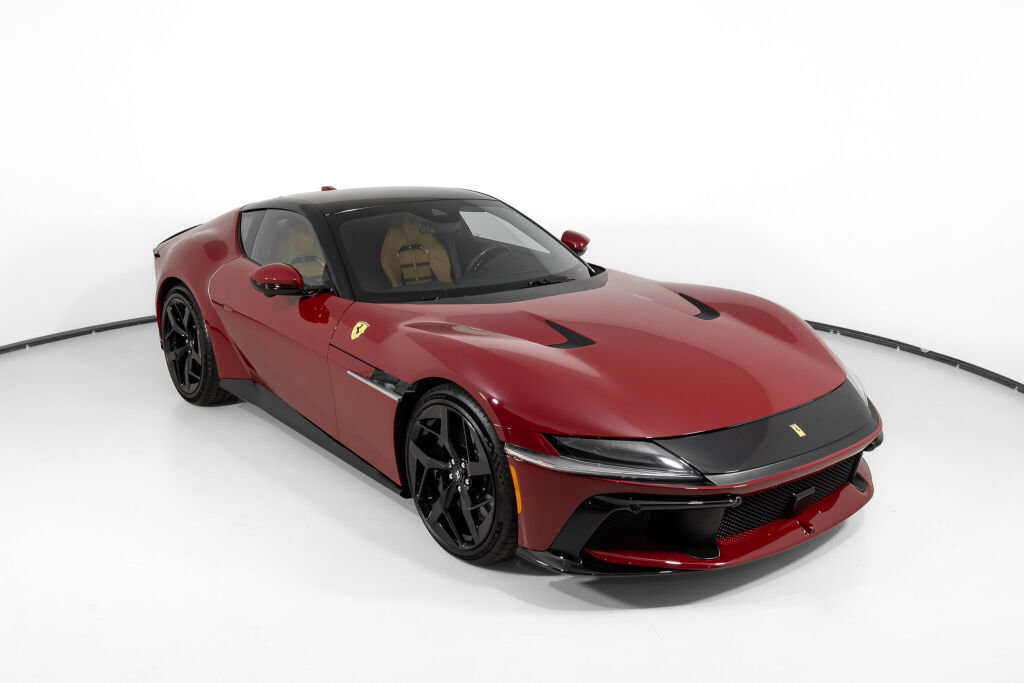 Used 2025 Ferrari 12Cilindri RWD image 12