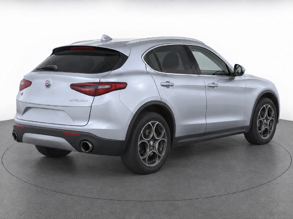 Used 2018 Alfa Romeo Stelvio Ti AWD/4WD image 5