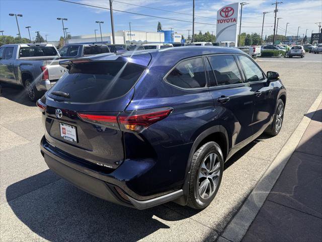 Certified 2021 Toyota Highlander XLE AWD/4WD image 8