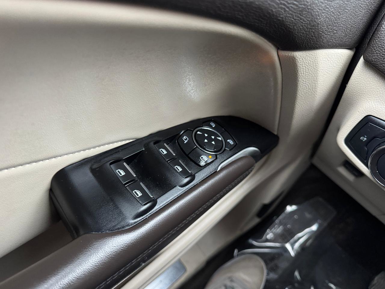 Used 2019 Lincoln MKC Reserve image 23