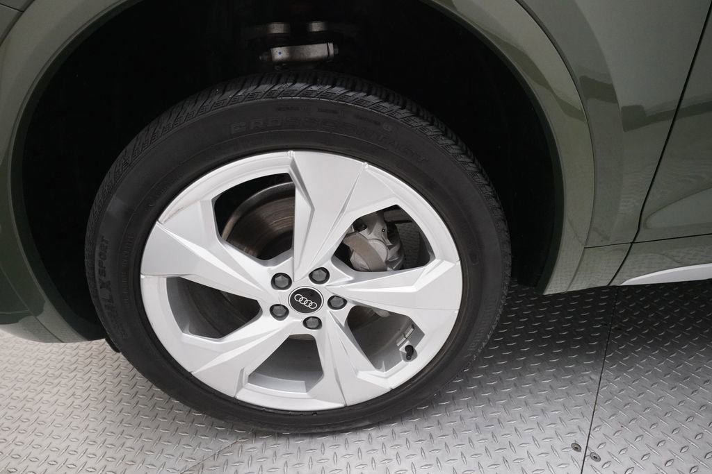 Used 2023 Audi Q5 2.0T Prestige w/ Prestige Package image 8