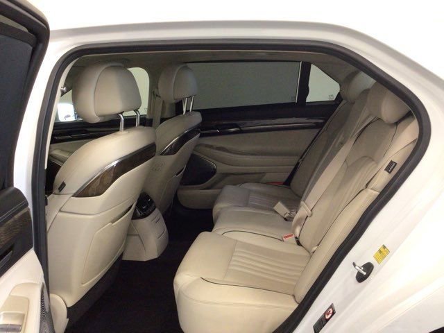 Used 2017 Genesis G90 3.3T Premium RWD image 8